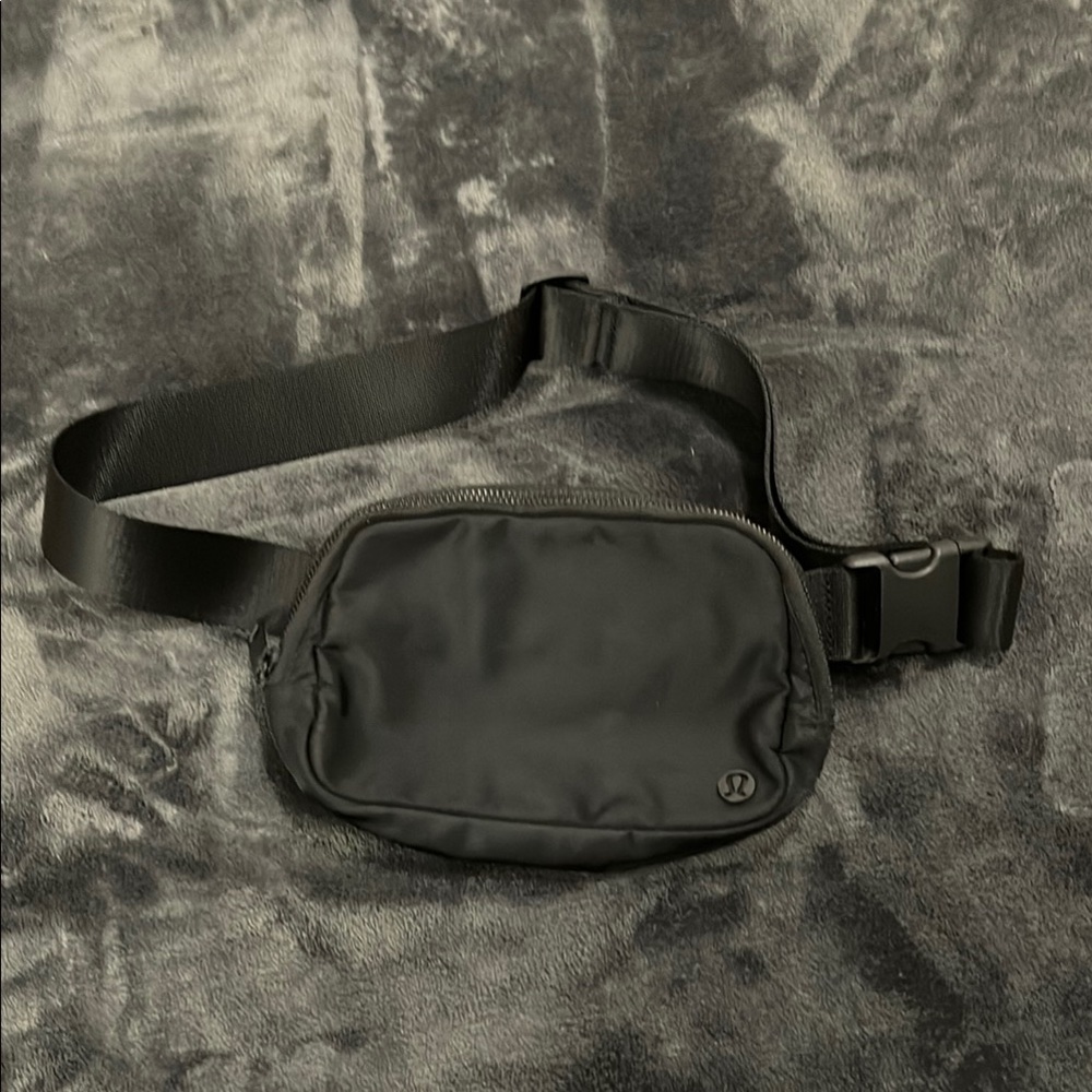 lululemon athletica belt bag Black 1L
